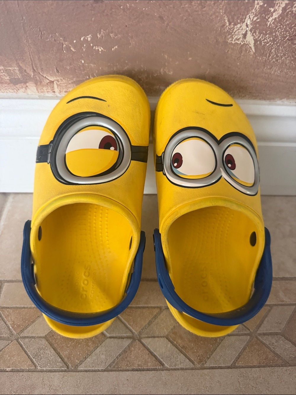 CROCS Yellow Kids Minion Clog Sandals with Blue Strap